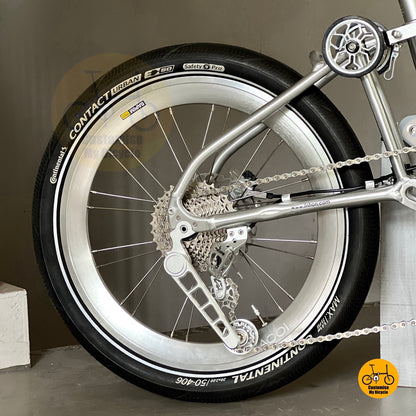 Close up of Shimano Haooi 10 gears drivetrain on Fnhon GT20
