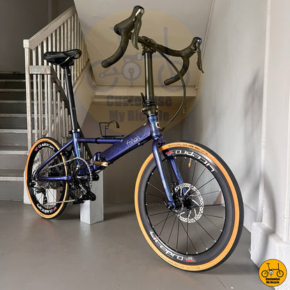 Fnhon Monsoon 22-inch – Basikal Lipat Bingkai Chameleon Blue, Tayar Tan, Gaya Jalan Raya
