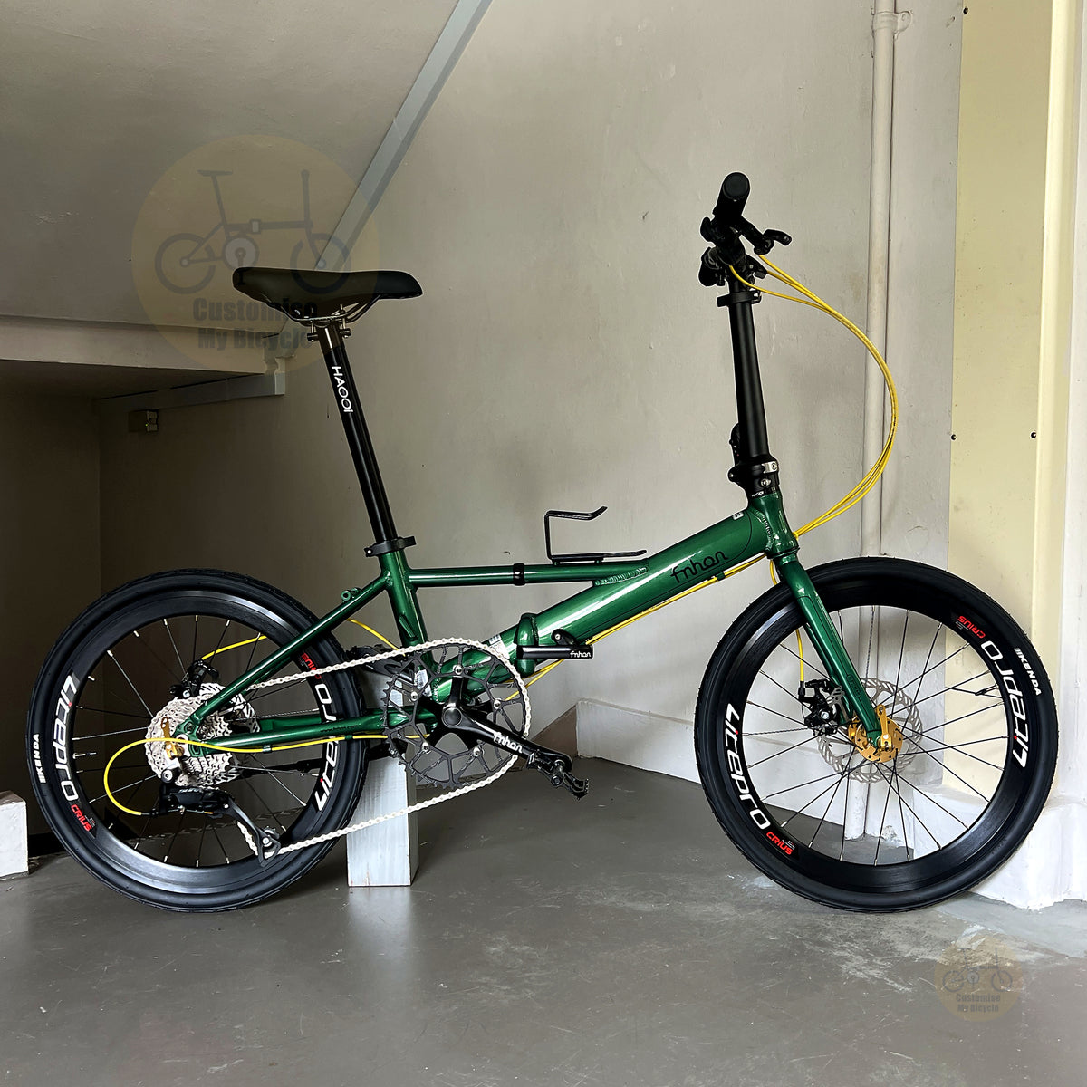 Sepeda lipat Fnhon Monsoon 22 inch warna Emerald Green dengan Shimano 9 gears desain ringan dan ringkas