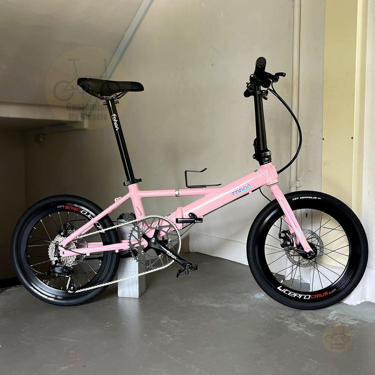 Fnhon Monsoon 20 inch Baby Pink 折叠自行车 搭配 Shimano 9 gears 轻量便携设计