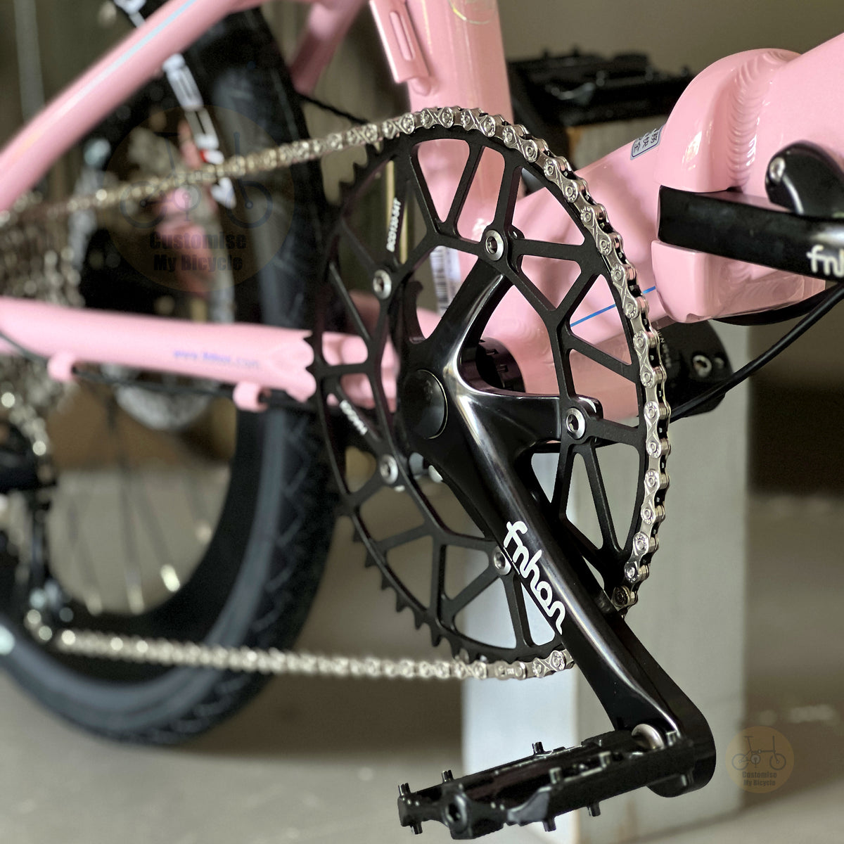 Fnhon Monsoon 20" Baby Pink folding bike frame material colour detail