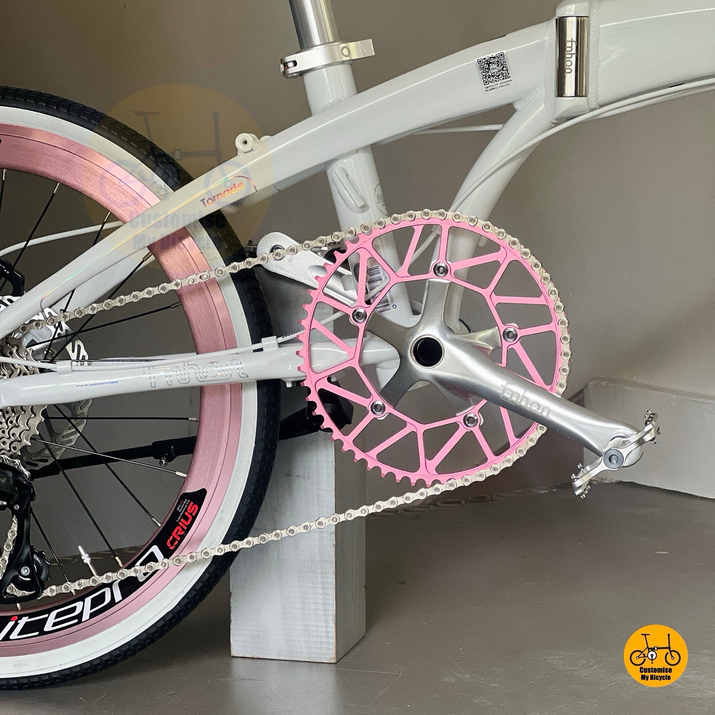 Fnhon Tornado aerodynamic aluminium frame lightweight folding bike structure

