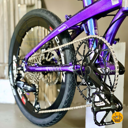 Fnhon Tornado folding bike detailed Shimano 9 speed gear system drivetrain close up
