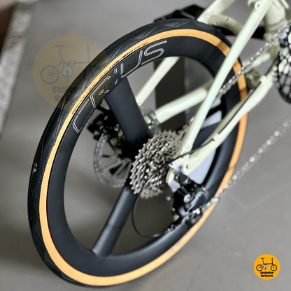 Aerodynamic Beige Fnhon Tornado folding bike
