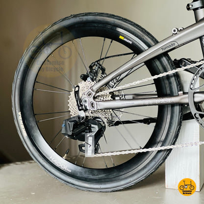Folding bike close up WHEELTOP EDS OX2.0 wireless 12 gears drivetrain cassette derailleur detail
