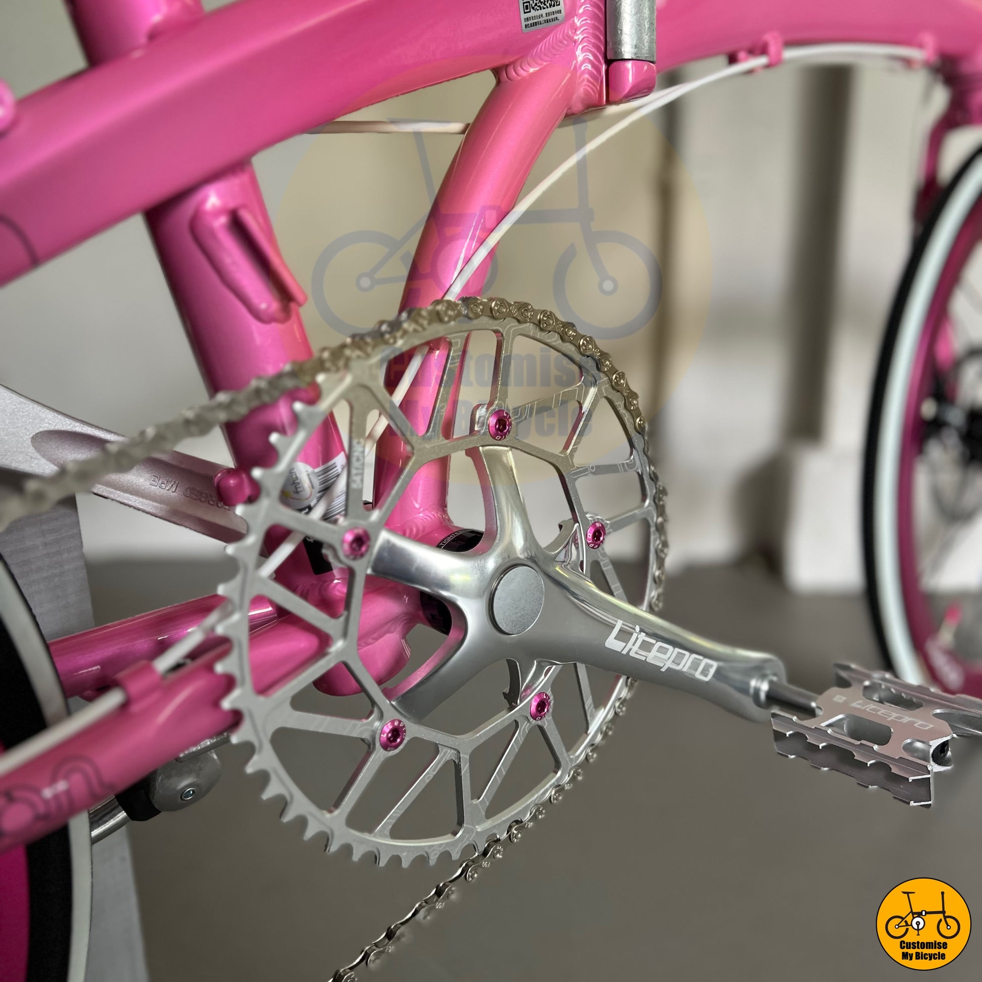 Ang Mo Kio’s Best Pink Foldie – Unique, Lightweight & Fast
