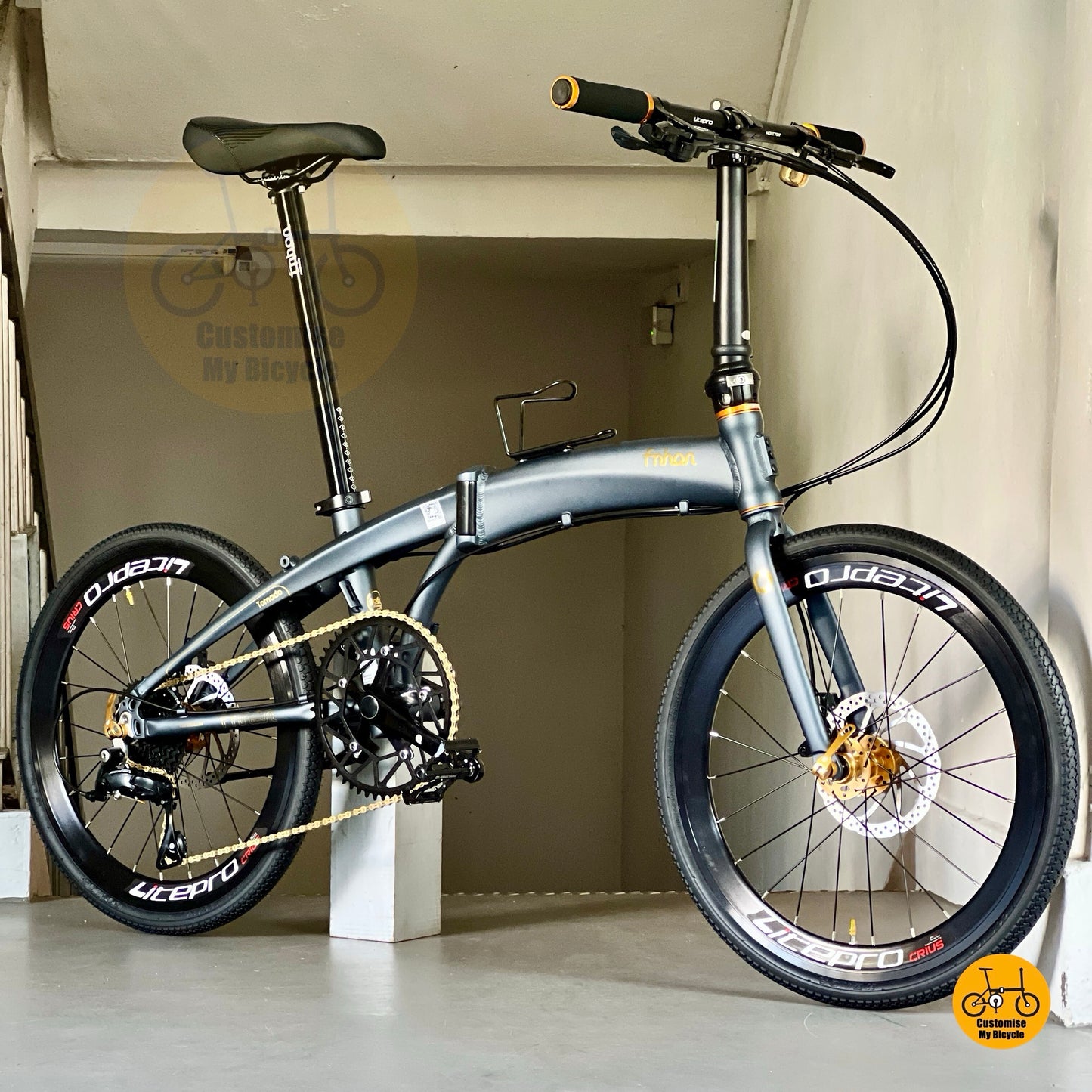 Basikal Lipat Fnhon Tornado Warna Gelap Emas  
