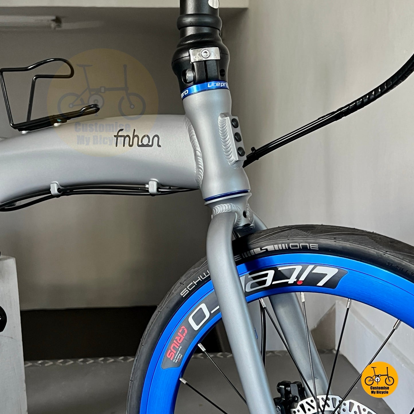 Lower front angle of Fnhon Tornado 22 inch Battleship Grey folding bike with Schwalbe One tyres
