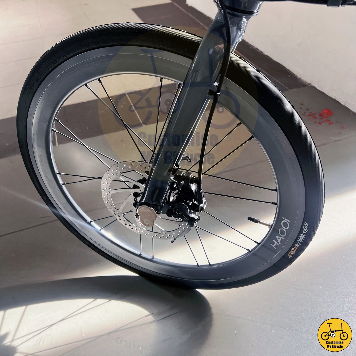 Haooi Smooth Wheelset on Compact & Reliable Foldie – Ideal for Daily Commutes & Long-Distance Rides
