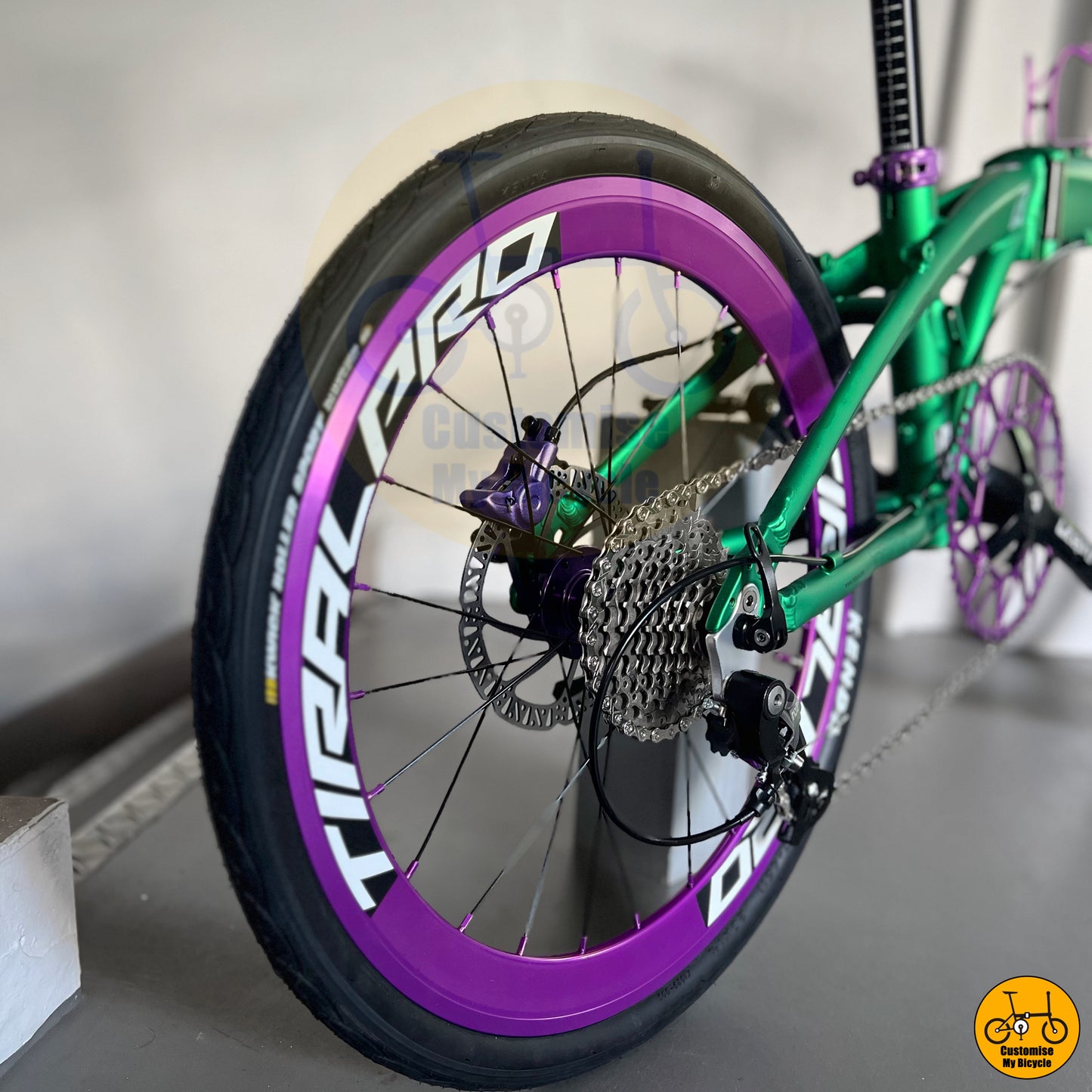 Tiralpro Purple Wheelset Fnhon Tornado 22-Inch Folding Bike – Sleek & Aerodynamic Design
