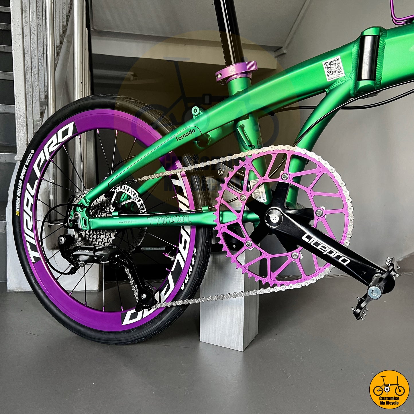 Shimano Drivetrain Fnhon Tornado 22-Inch Foldie – Reliable & Precise Gear Shifting
