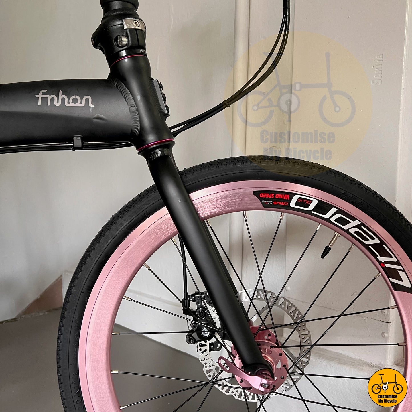 Lovely Soft Pink Folding Bicycle – Lightweight & Easy to Carry
