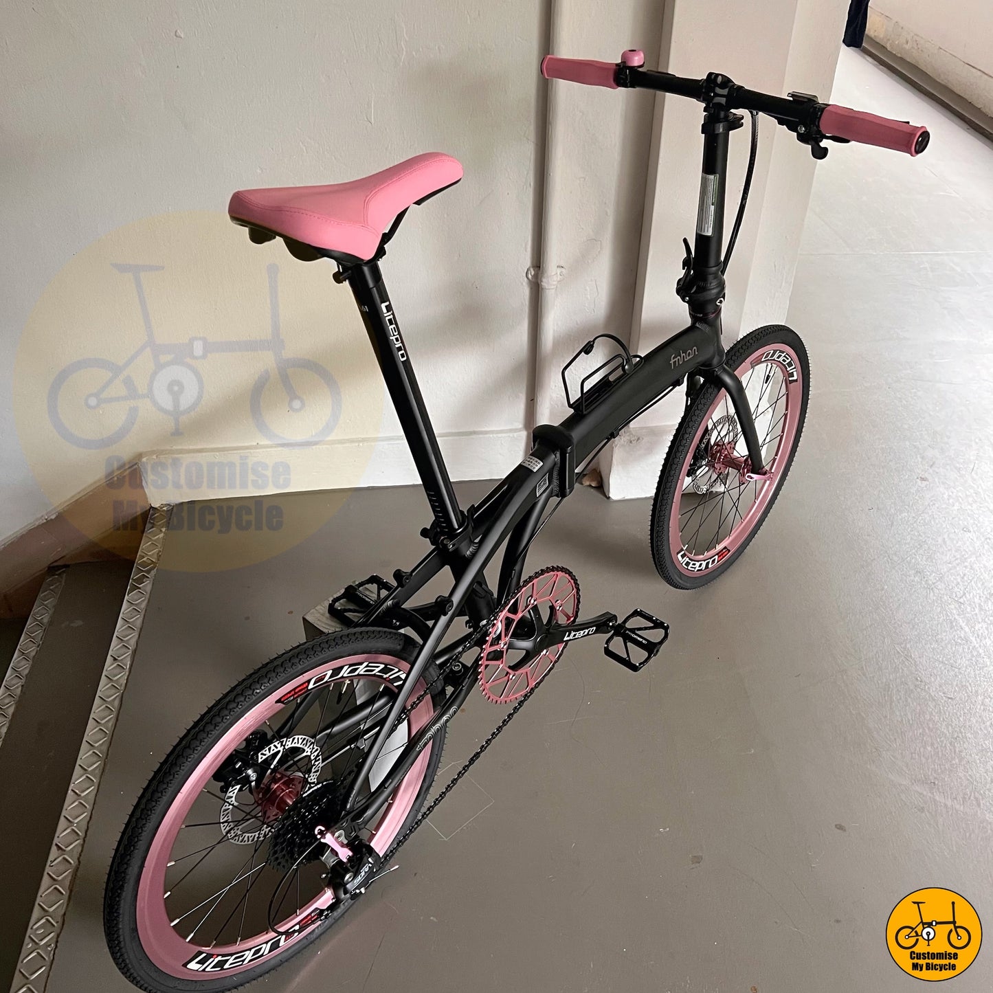 Elegant & Functional Foldie – Designed for Style & Performance
