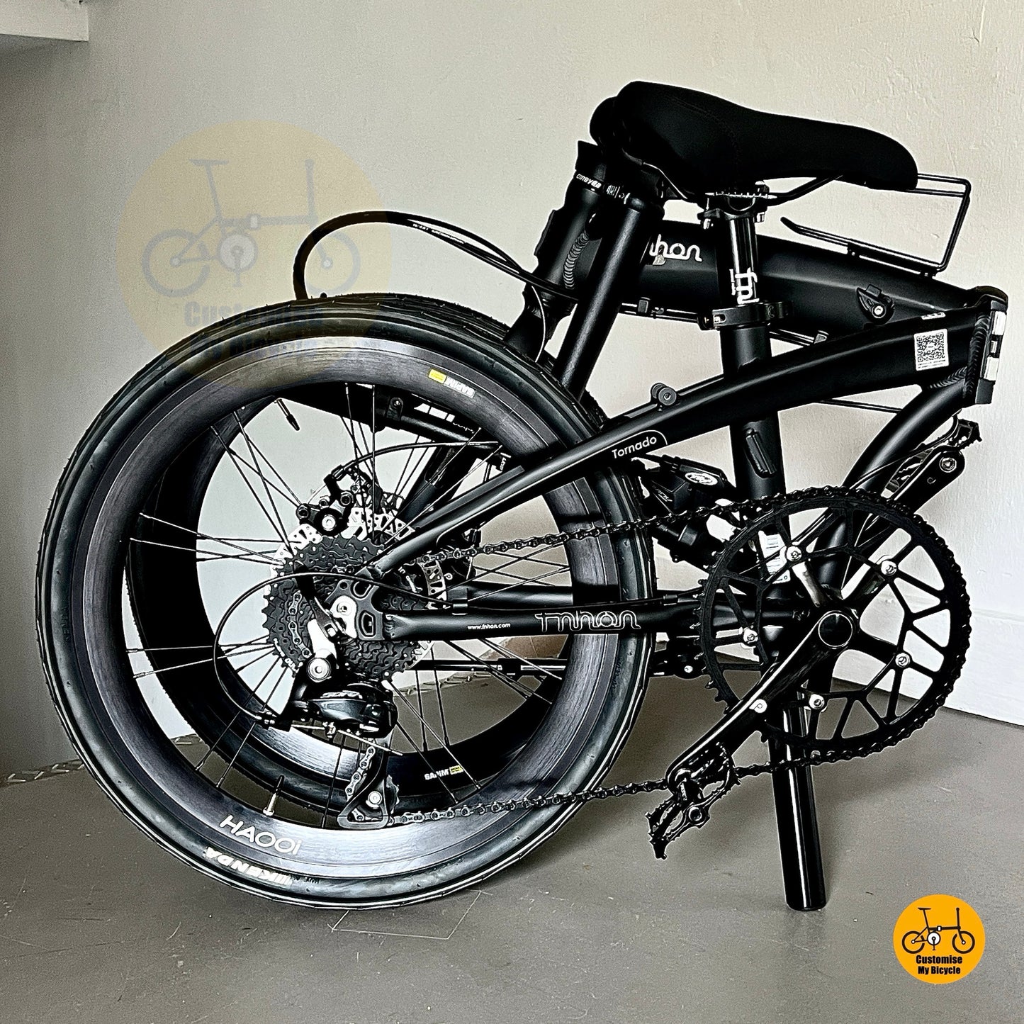 Fnhon Tornado 22 Inch Urban Folding Bike With Grade 4 Frame Lock And Shimano 9 Speed Drivetrain
