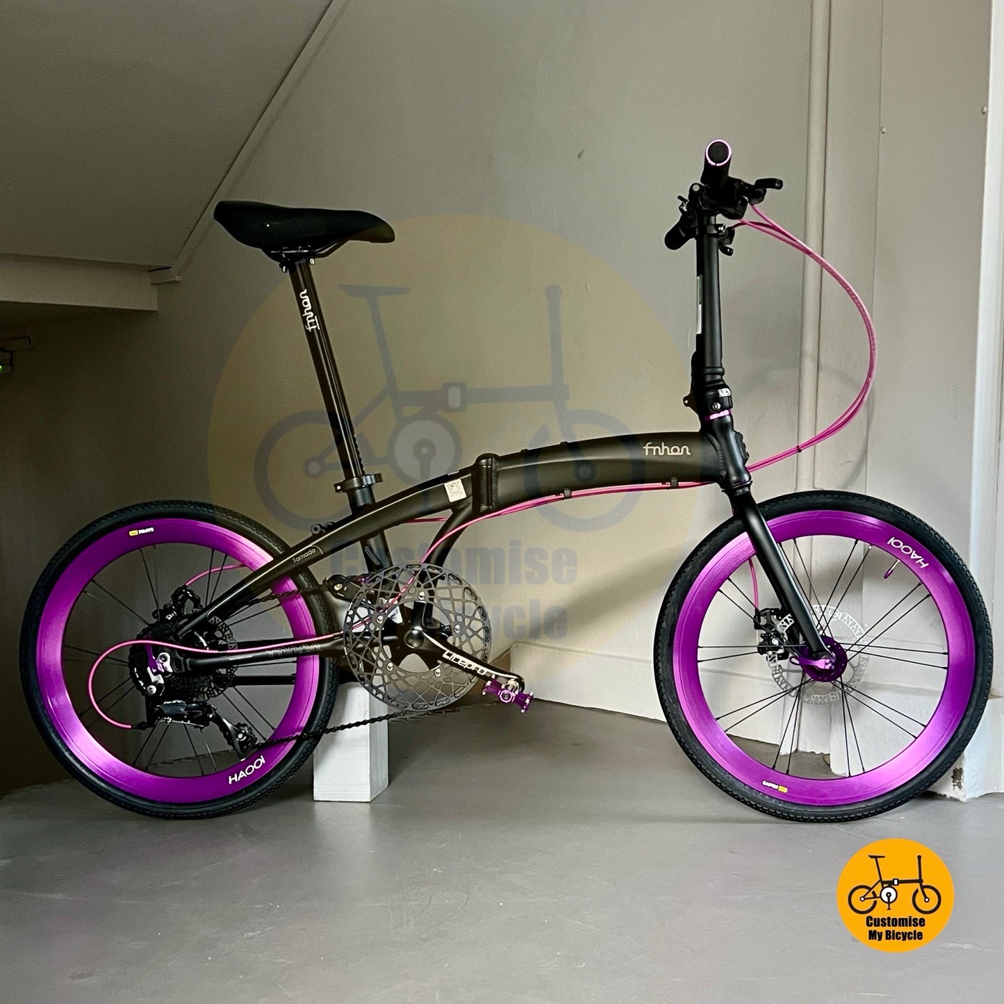 Fnhon Tornado 22" • Shimano 9s • Matte Black + Purple