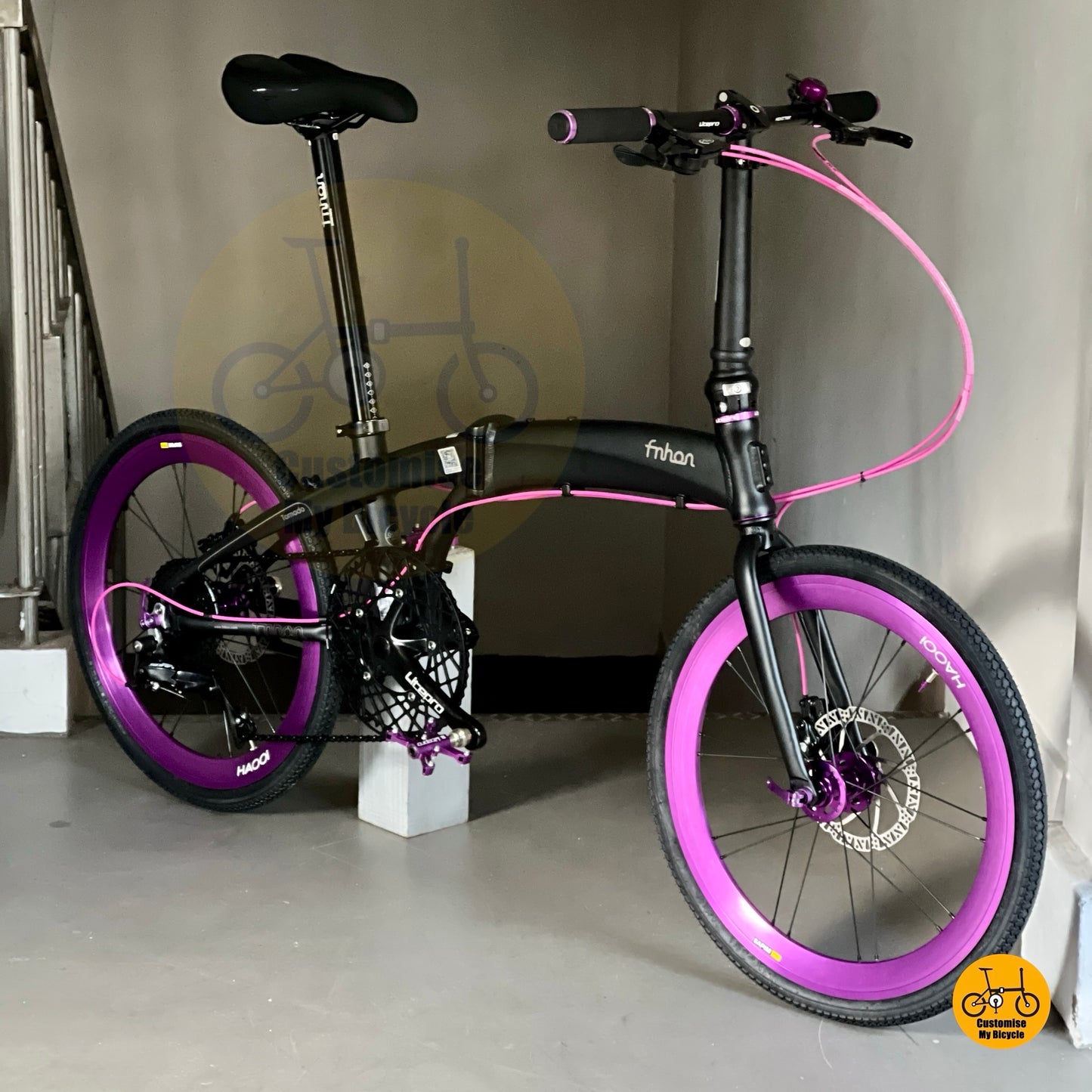 Fnhon Tornado 22-inch foldie bike with high profile wheels and Hollowtech crank  
