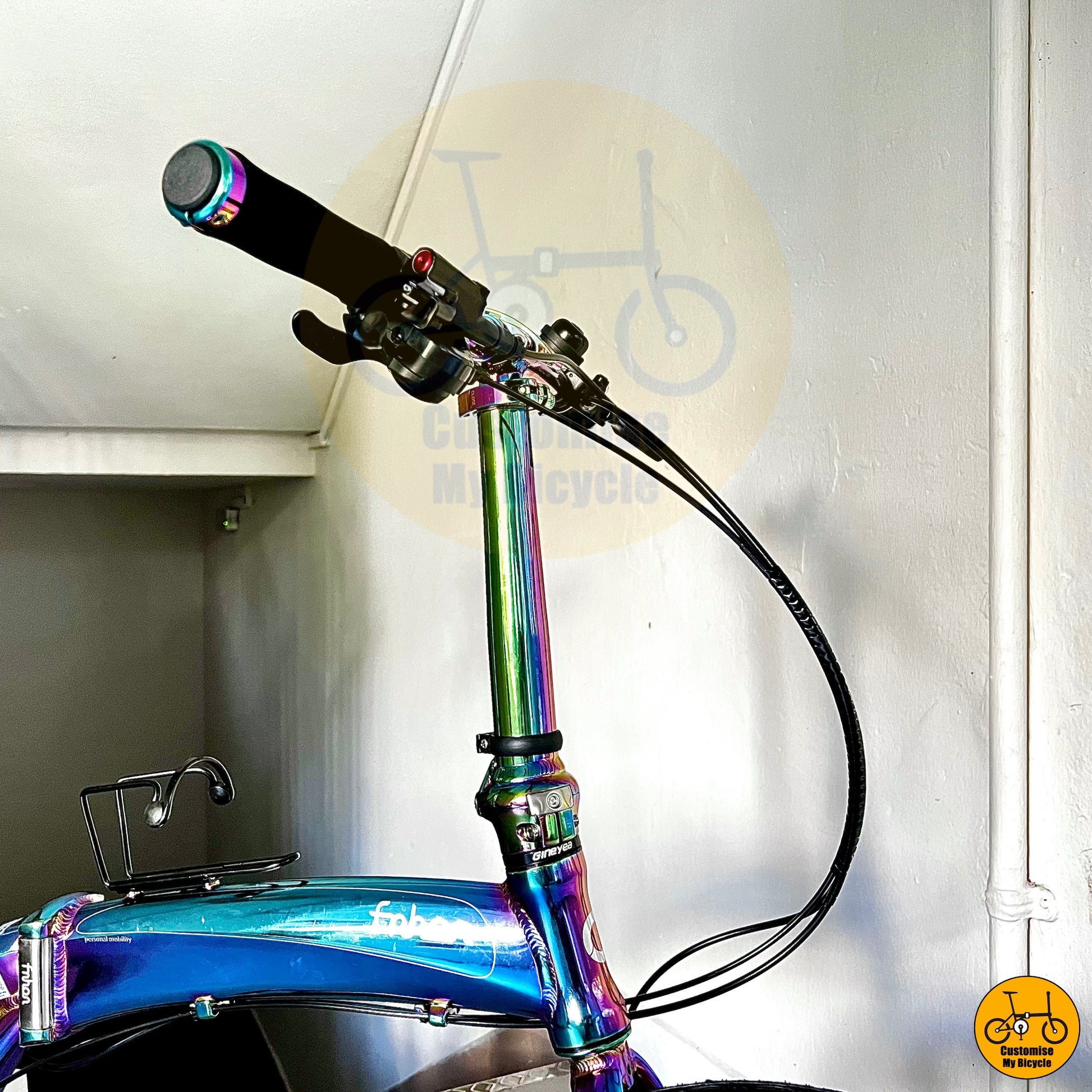 Oil Slick Litepro Stem on Fnhon Tornado – Unique Rainbow-Coloured Frame & Fold-and-Go Convenience
