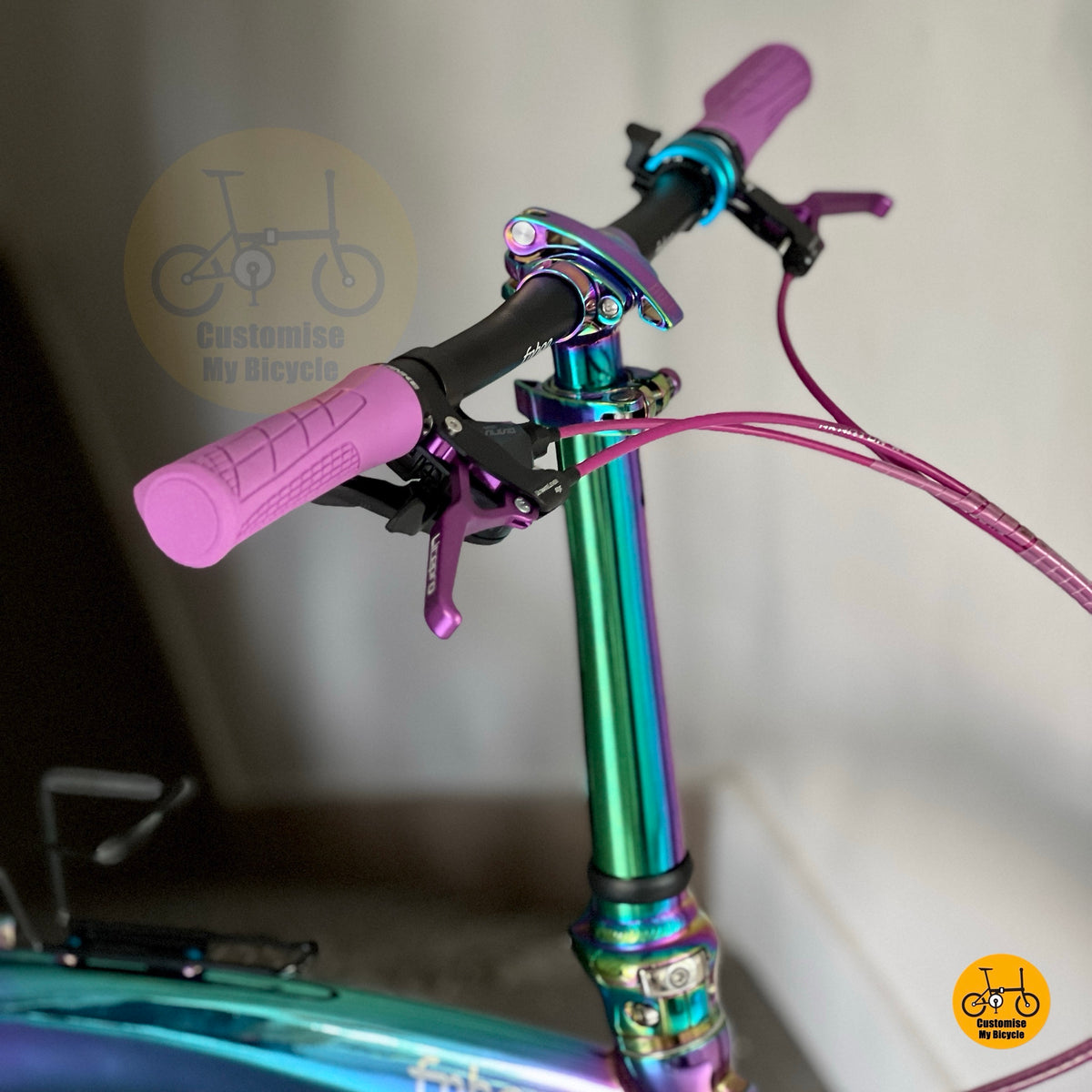 Fnhon Tornado 22" Oil Slick folding bike frame material colour detail