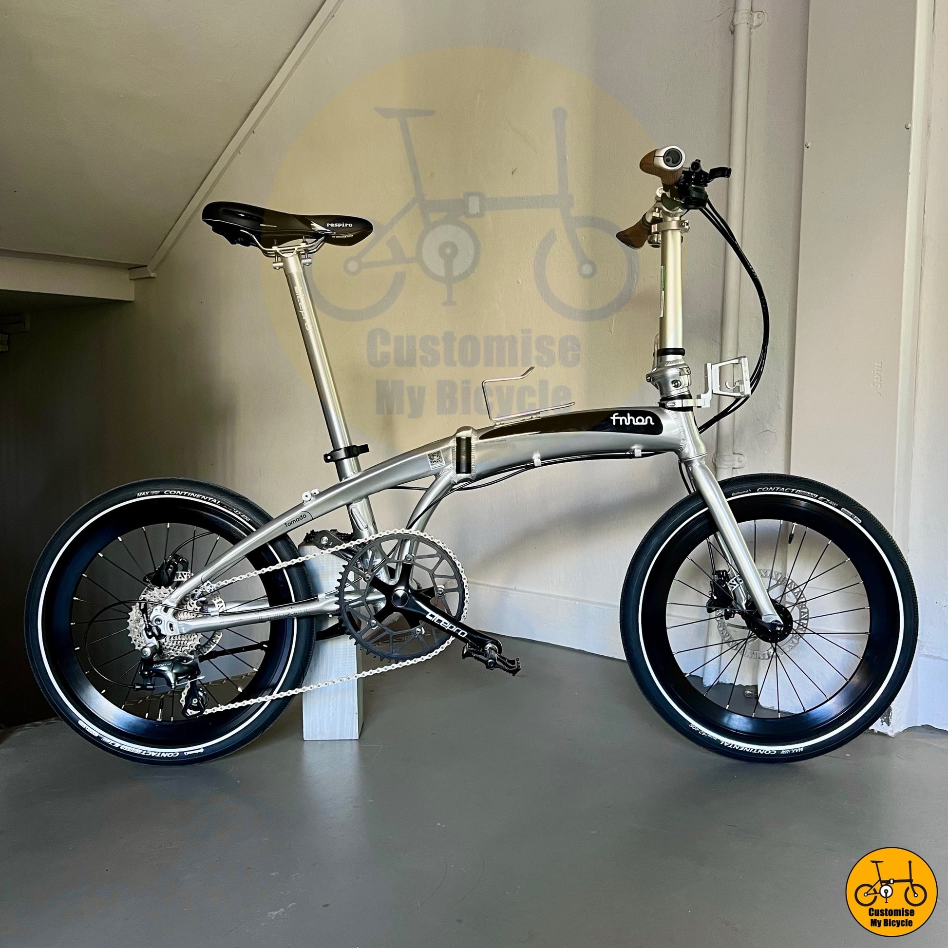 Basikal Lipat Fnhon Tornado 20 Inci Warna Perak Dengan Shimano 10 Gear Dan Tayars Kontinental  
