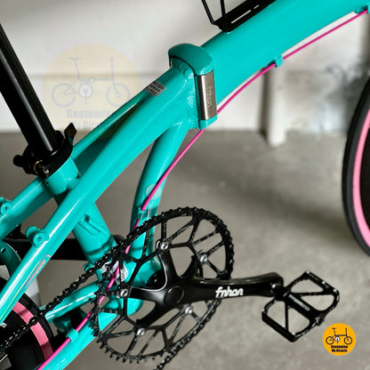 Fnhon Tornado Grade 4 frame locking mechanism close up
