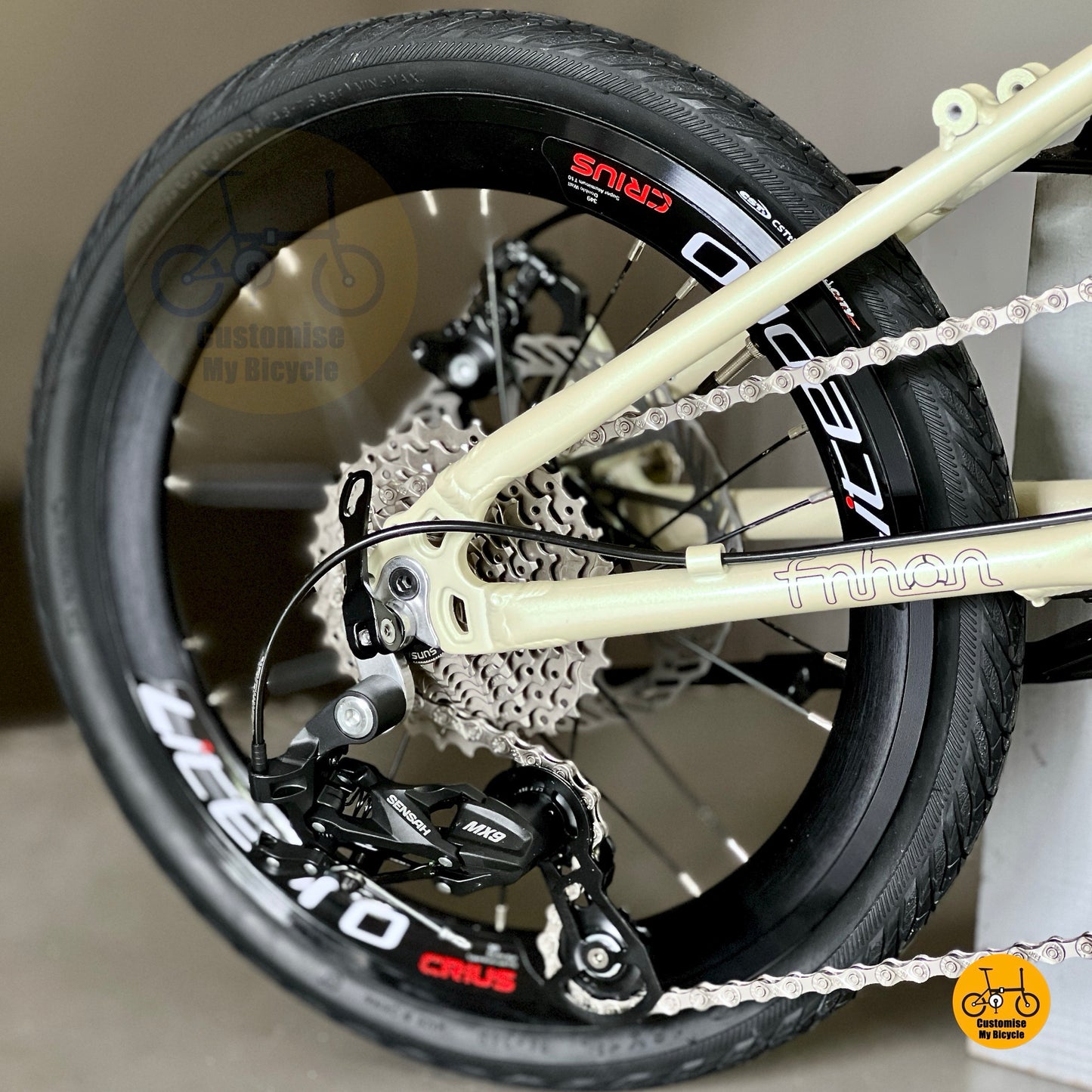 Close up of Fnhon Zephyr Sensah 9s drivetrain
