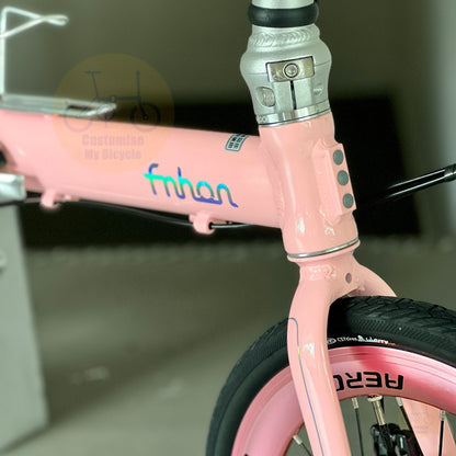 Basikal lipat Fnhon Zephyr 16 inch warna Baby Pink dengan Shimano 9 gears reka bentuk ringan dan kompak