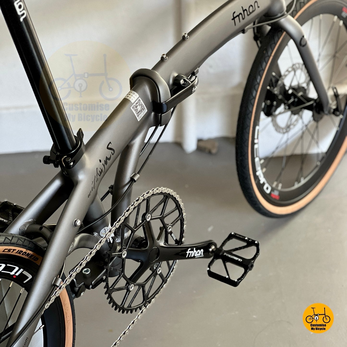 Close up of Litepro Hollowtech crankset and 54t chainring on Fnhon Wind Carbon Grey folding bike  
