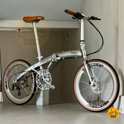 Basikal Lipat Fnhon Wind 22 Inci Warna Perak Dengan Shimano 10 Kelajuan Dan Brek Hidraulik
