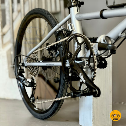 FNHON LITEPRO Hollowtech crankset close up on Thunderstorm
