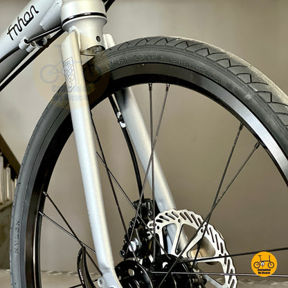 KENDA CST all terrain tyre tread pattern close up on fnhon Thunderstorm 22"
