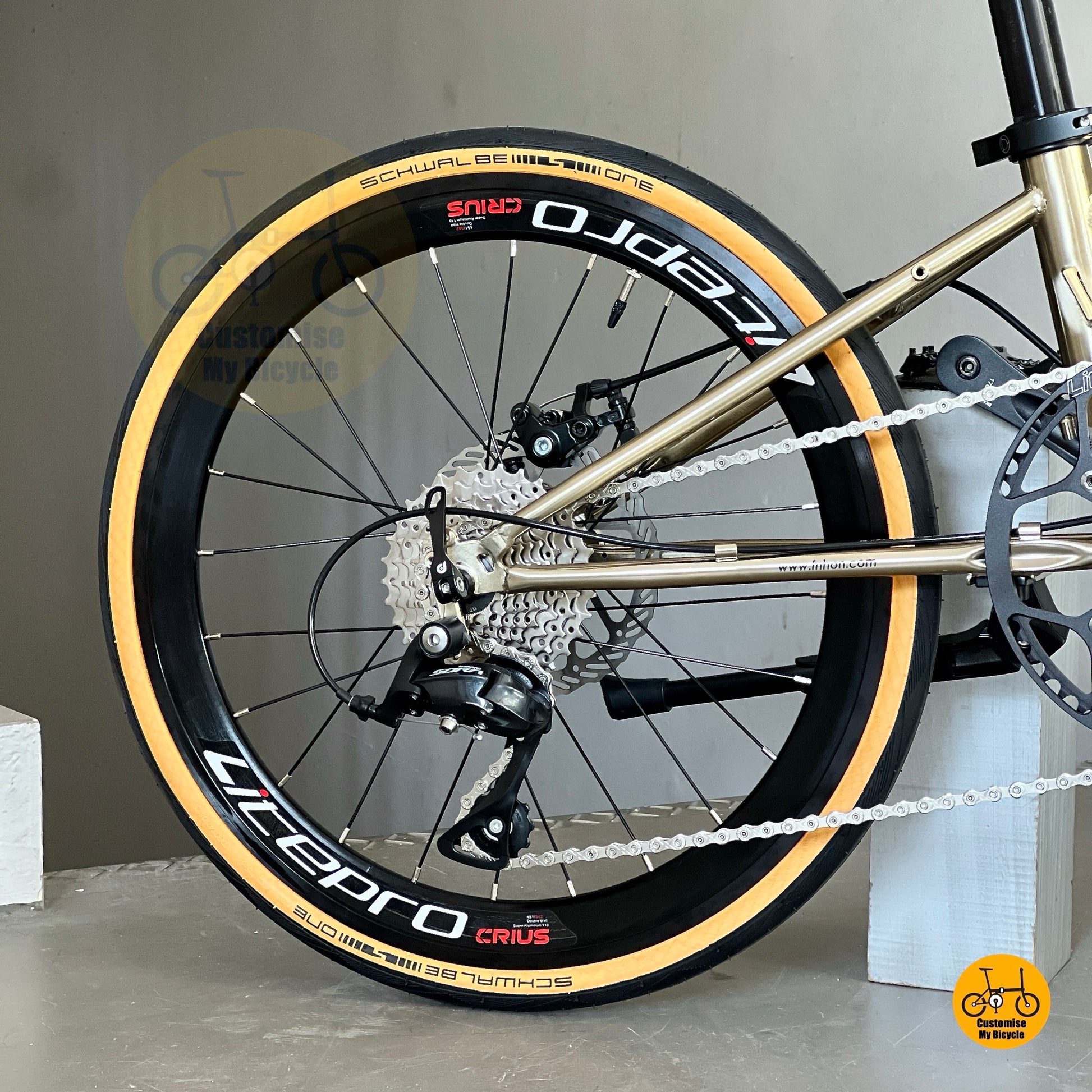 Shimano 9 speed rear derailleur on Fnhon Thunderstorm folding bike
